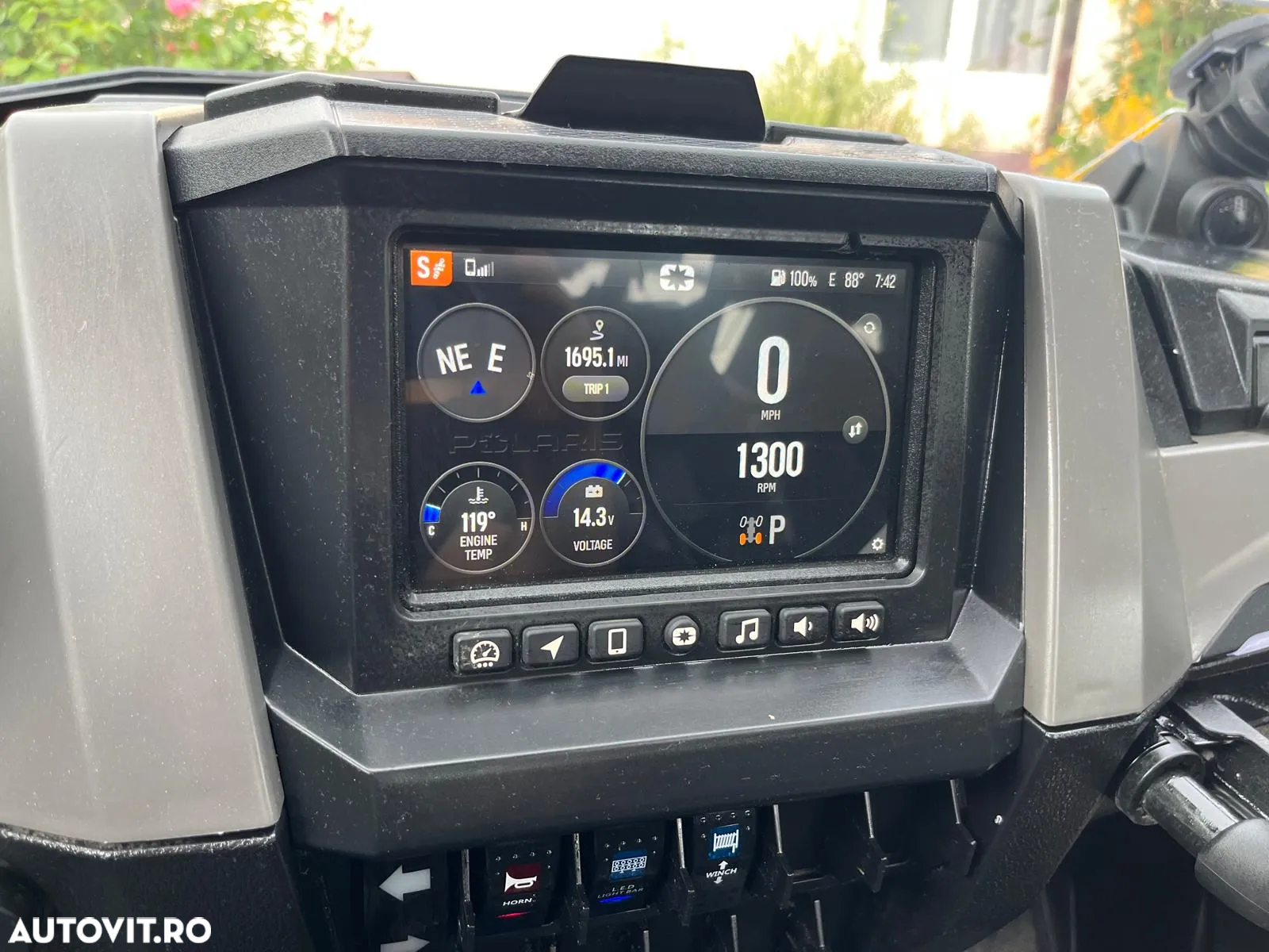 Polaris RZR XP 1000 - 11