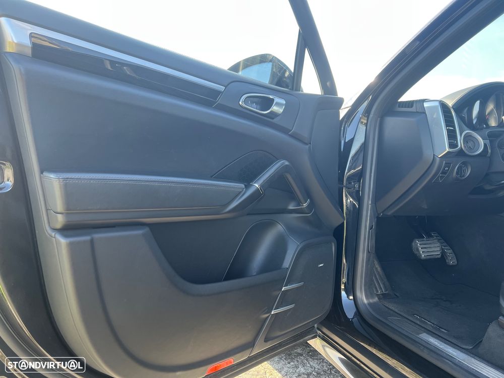 Porsche Cayenne II S - 22