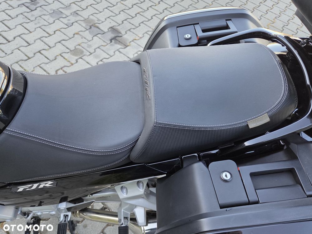 Yamaha FJR - 37