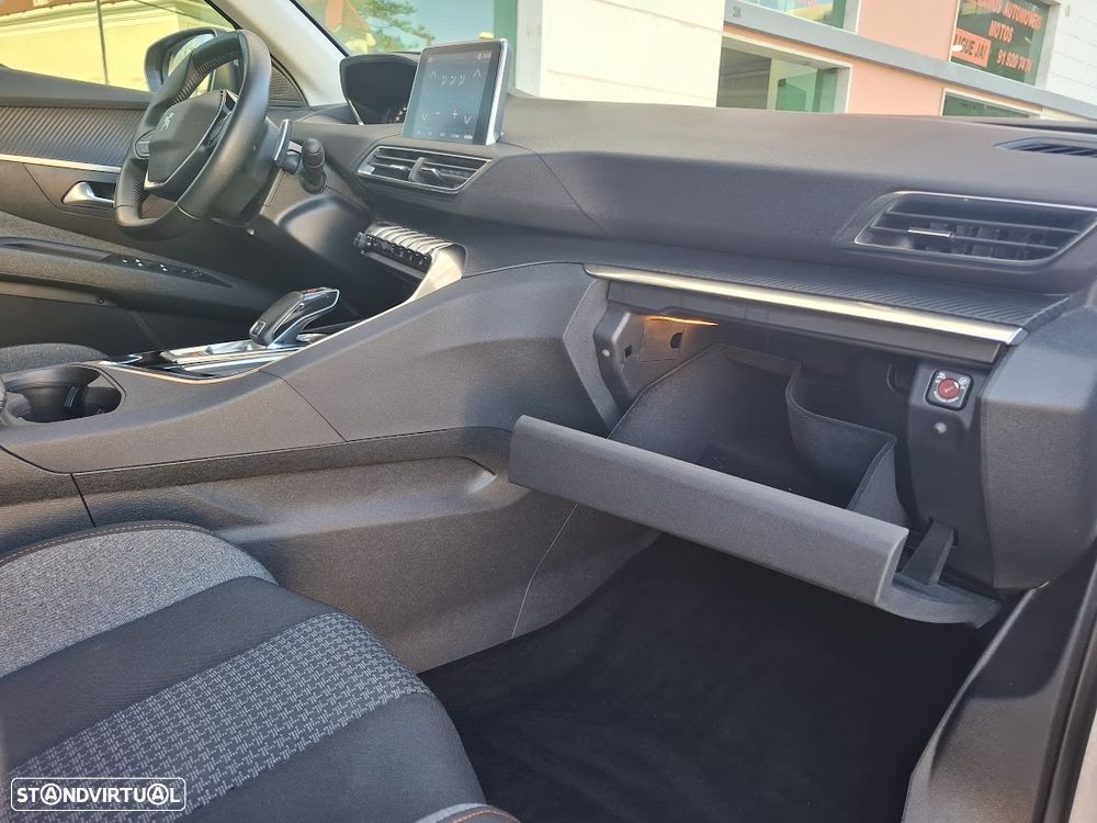 Peugeot 3008 PureTech 130 Stop & Start GPF EAT8 Active Business-Pack - 47