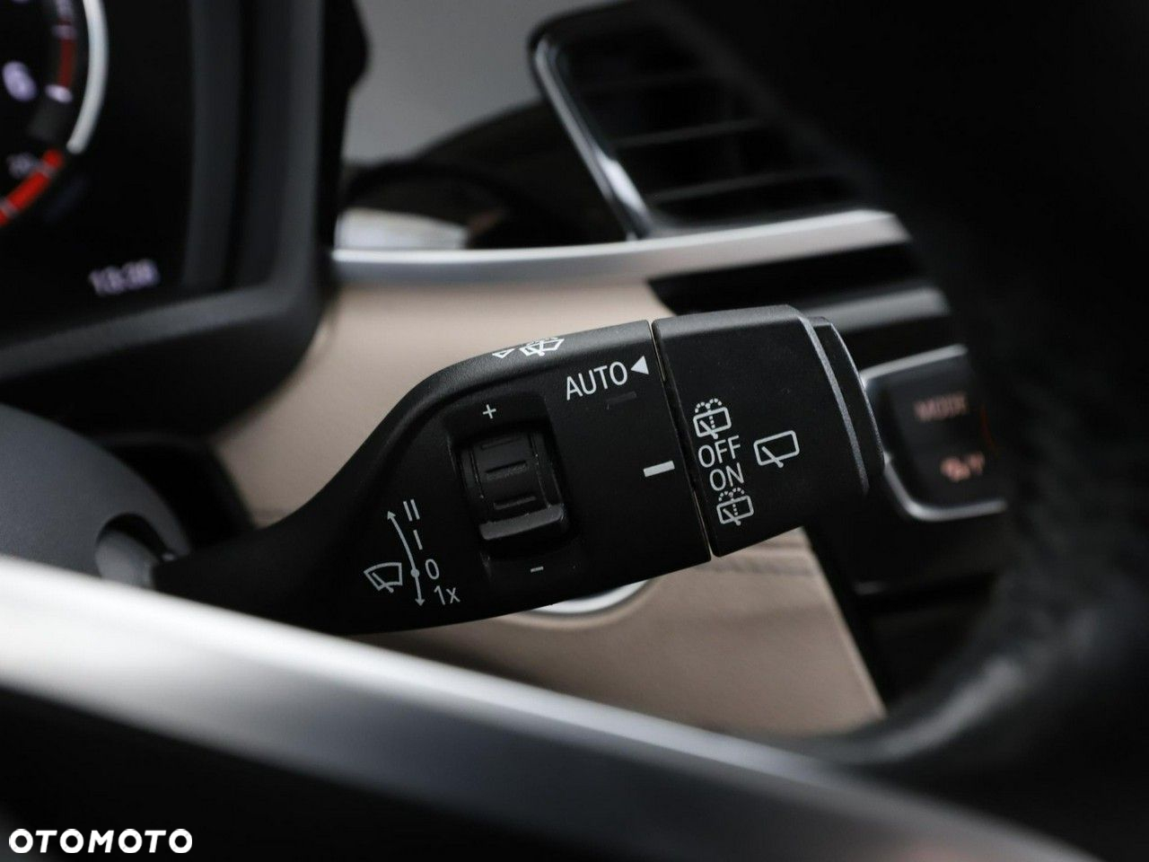 BMW X1 sDrive18d xLine - 33