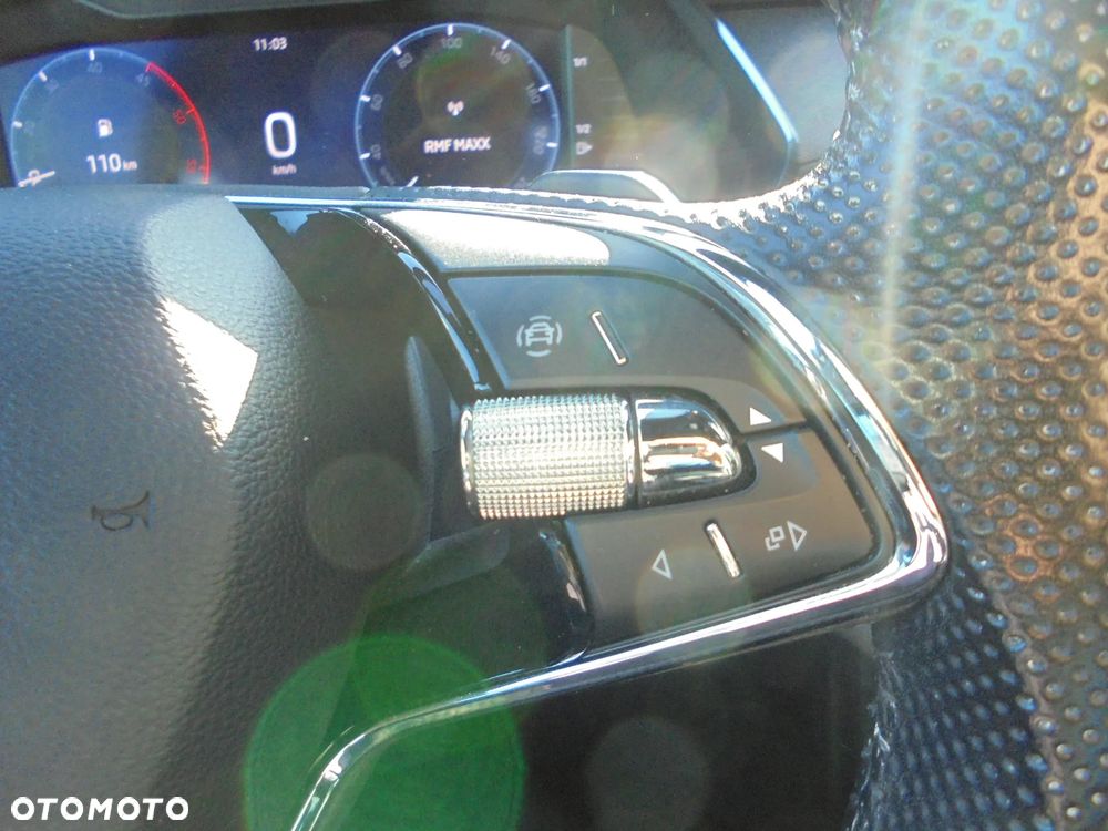 Skoda Octavia 2.0 TDI DSG Sportline - 22