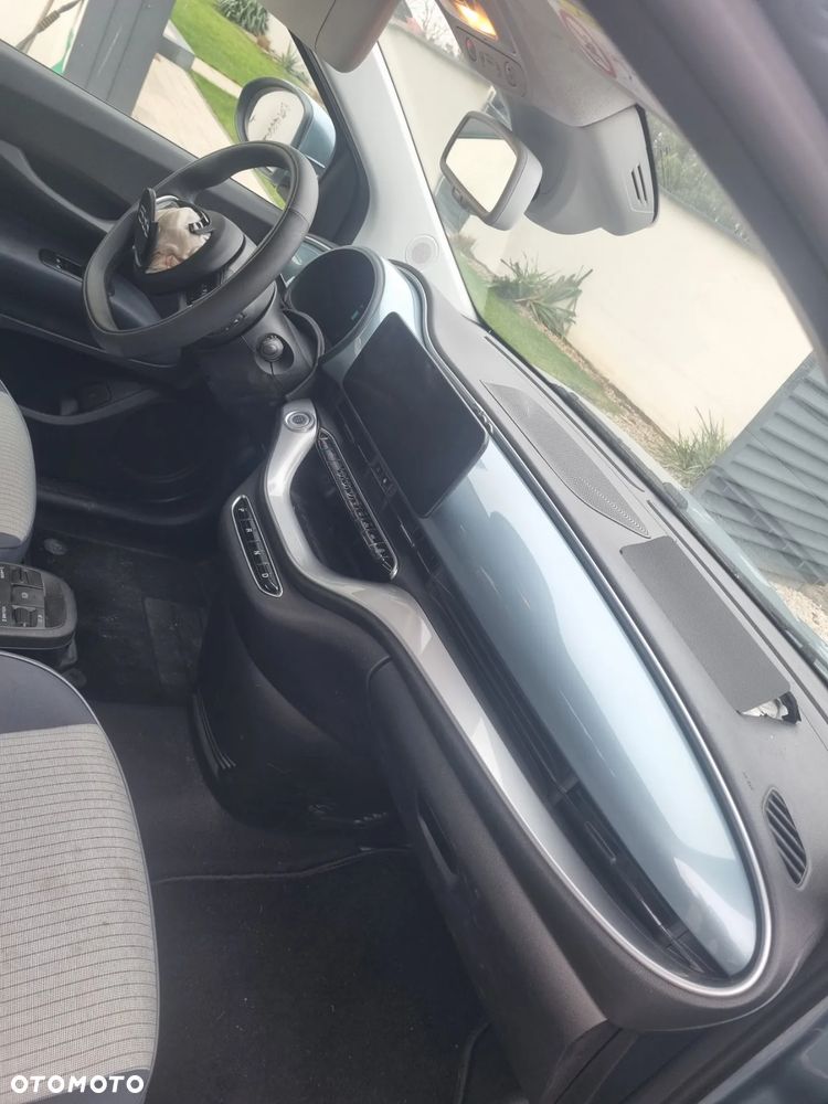 Fiat 500e 42kWh Red - 11