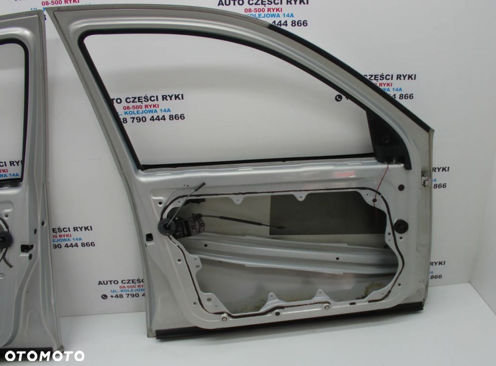 VW Golf 4 IV Drzwi prawe lewe przód LB7Z - 8