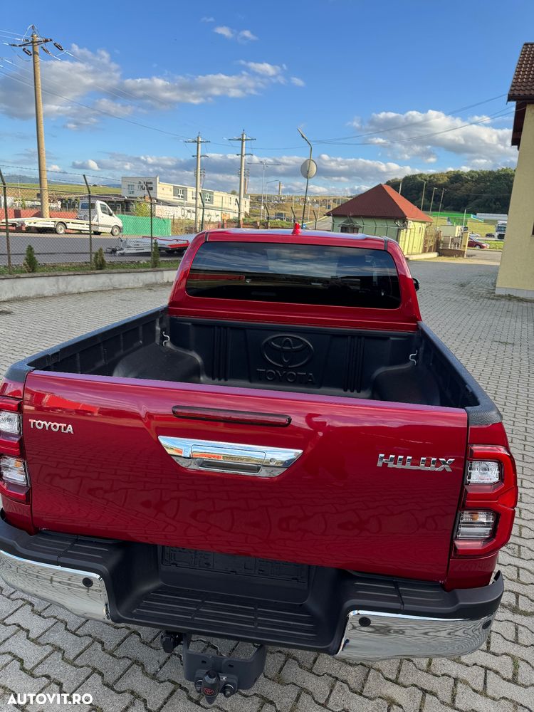 Toyota Hilux 2.8D 204CP 4x4 Double Cab AT MHEV Executive - 2