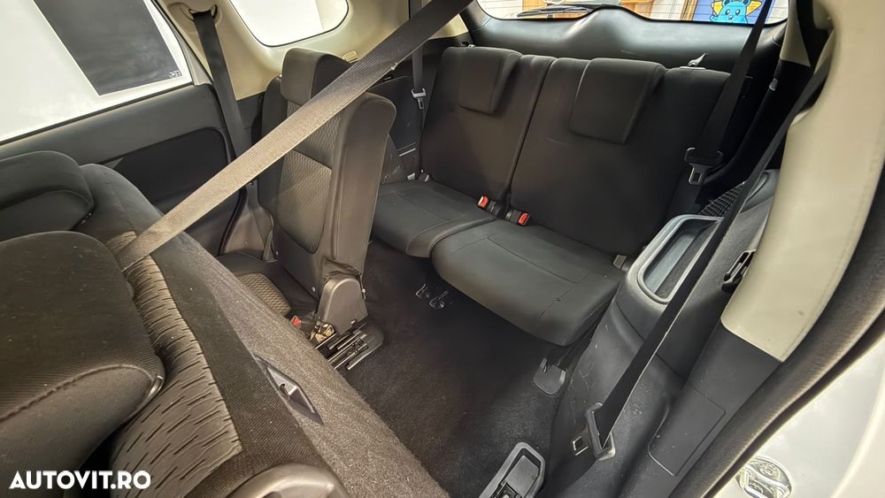 Mitsubishi Outlander - 7
