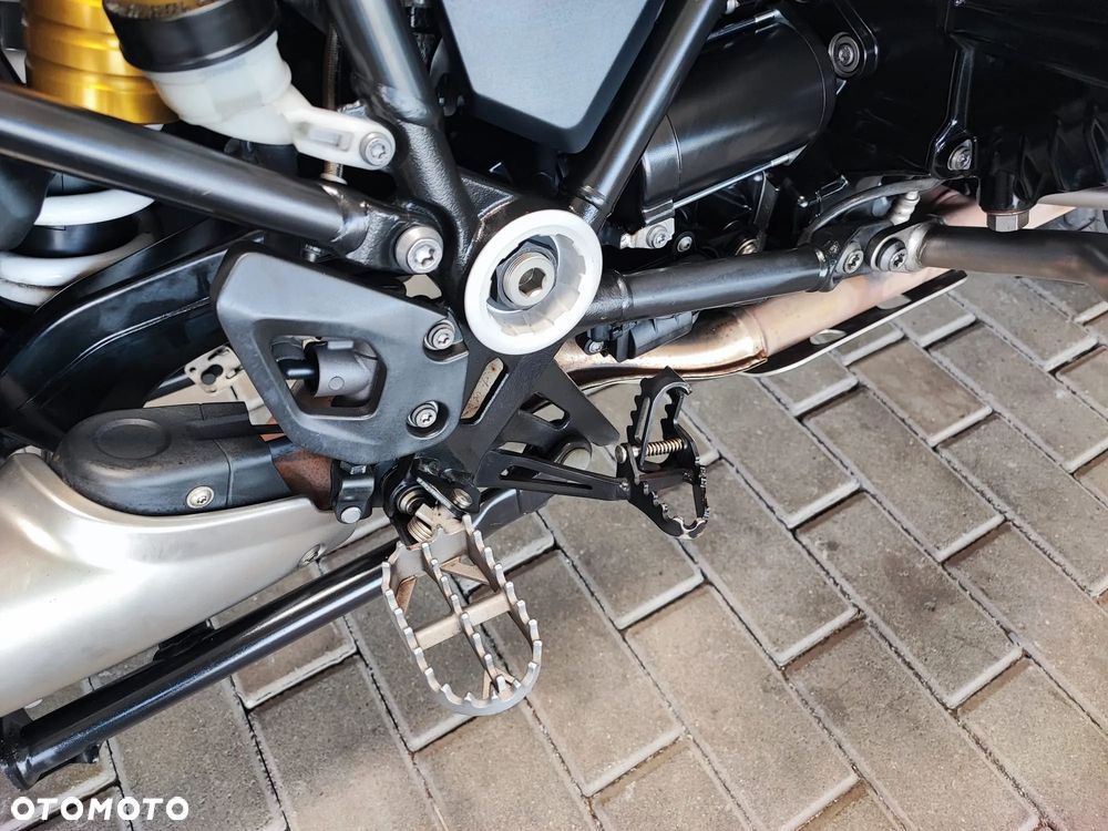 BMW R - 22