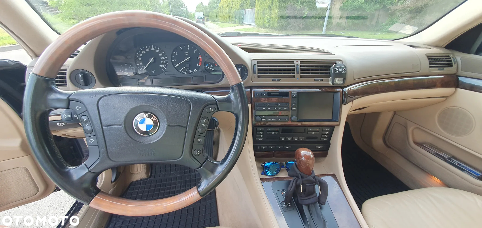 BMW Seria 7 740i - 12