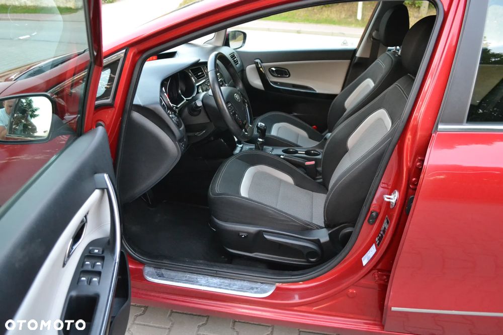 Kia Ceed 1.6 GDI Platinum Edition - 7