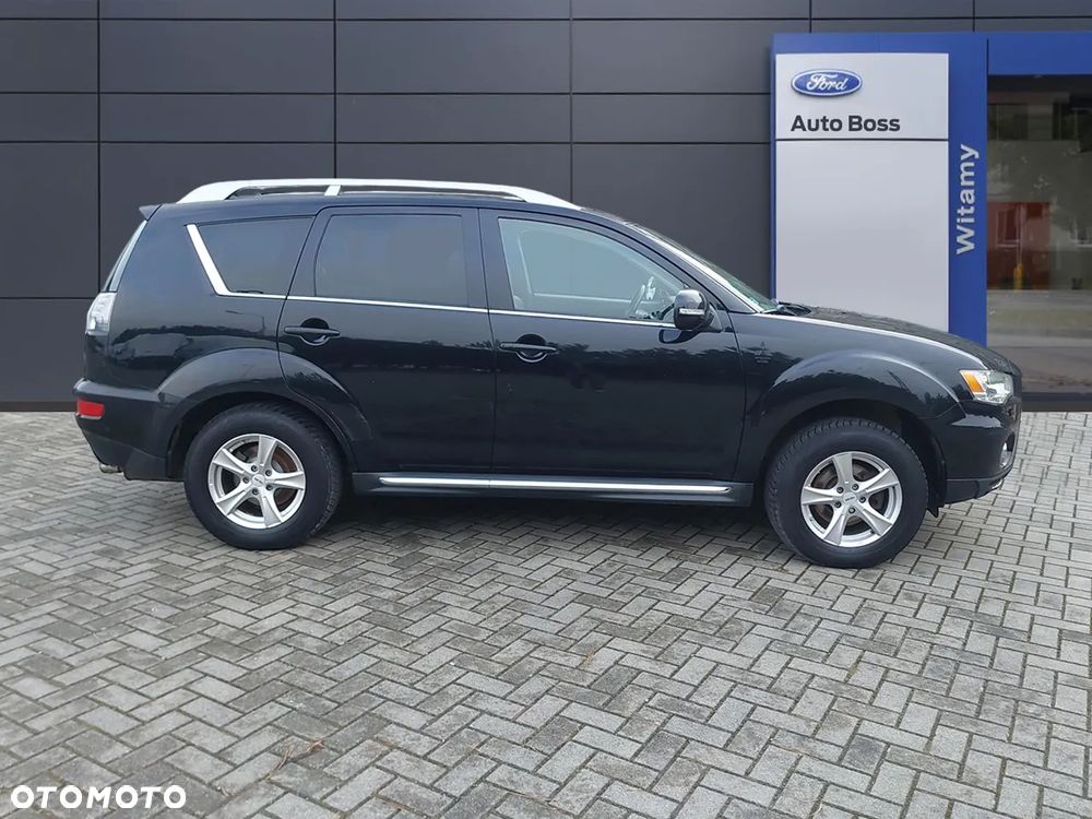 Mitsubishi Outlander 2.0 DID Instyle NAVI - 6
