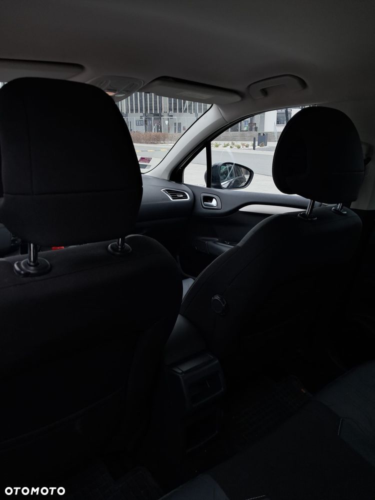 Citroën C4 HDi 110 Attraction - 22