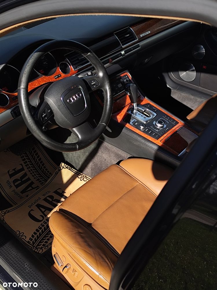 Audi A8 - 6