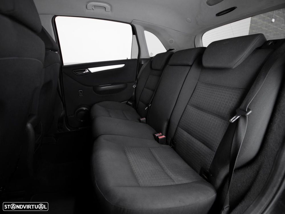 Mercedes-Benz B 180 CDi - 9