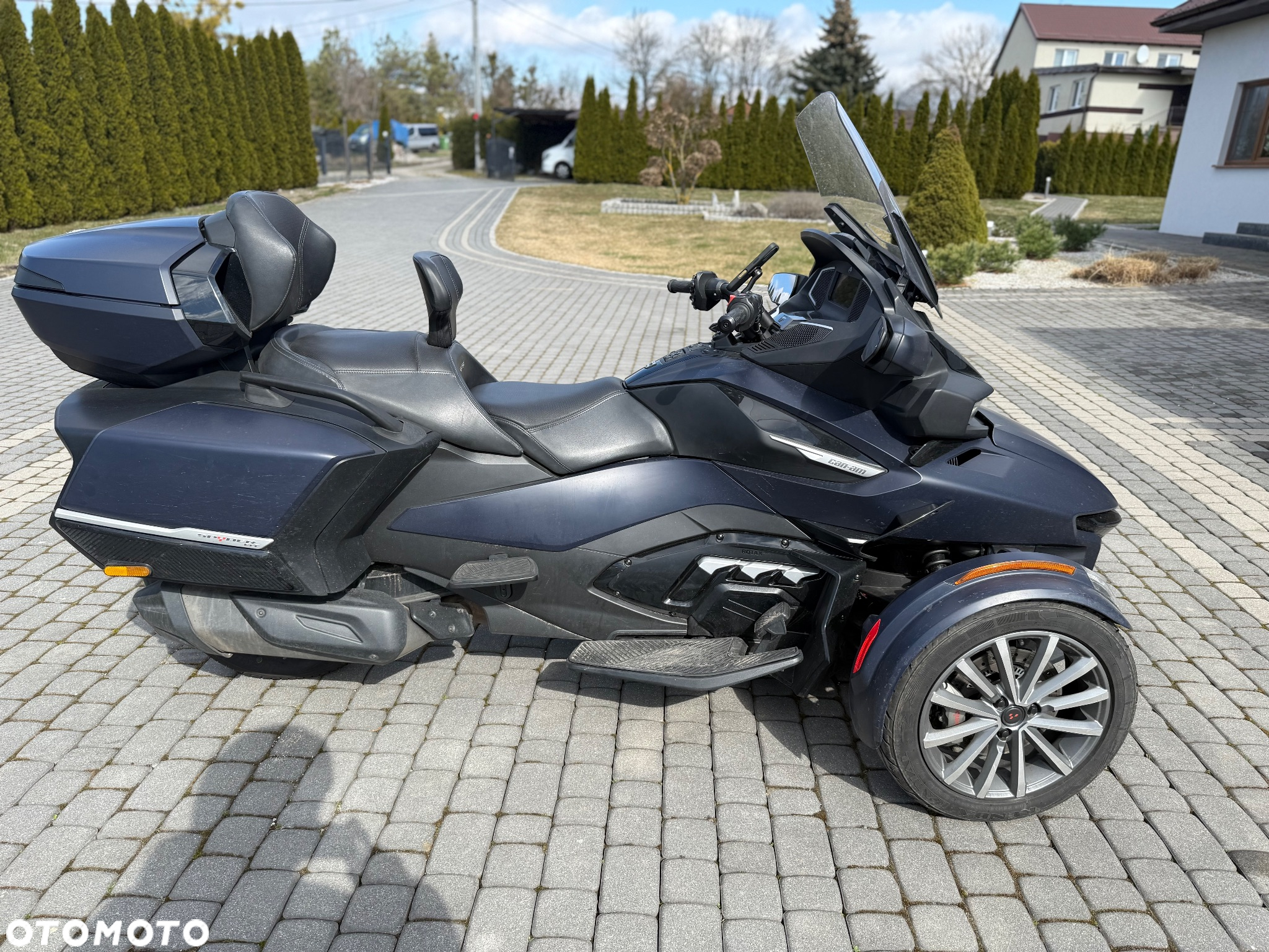Can-Am Spyder - 9