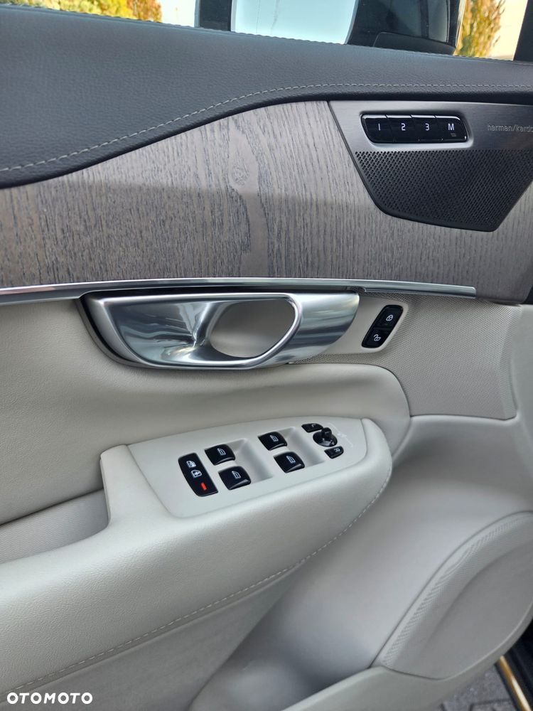 Volvo XC 90 - 9