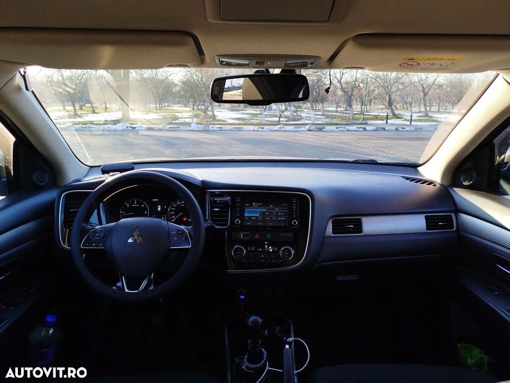 Mitsubishi Outlander 2.2 Litre DI-D AWD Intense - 4