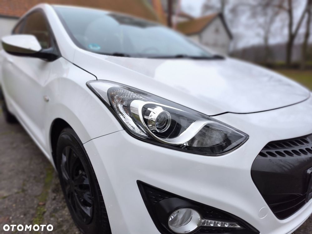 Hyundai i30 i30cw 1.4 Intro Edition - 13