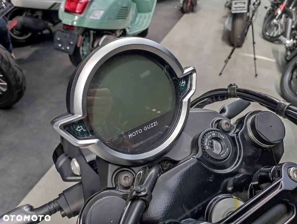 Moto Guzzi V7 - 15