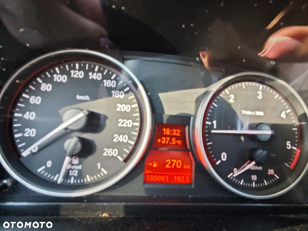 BMW X1 xDrive18d xLine - 11