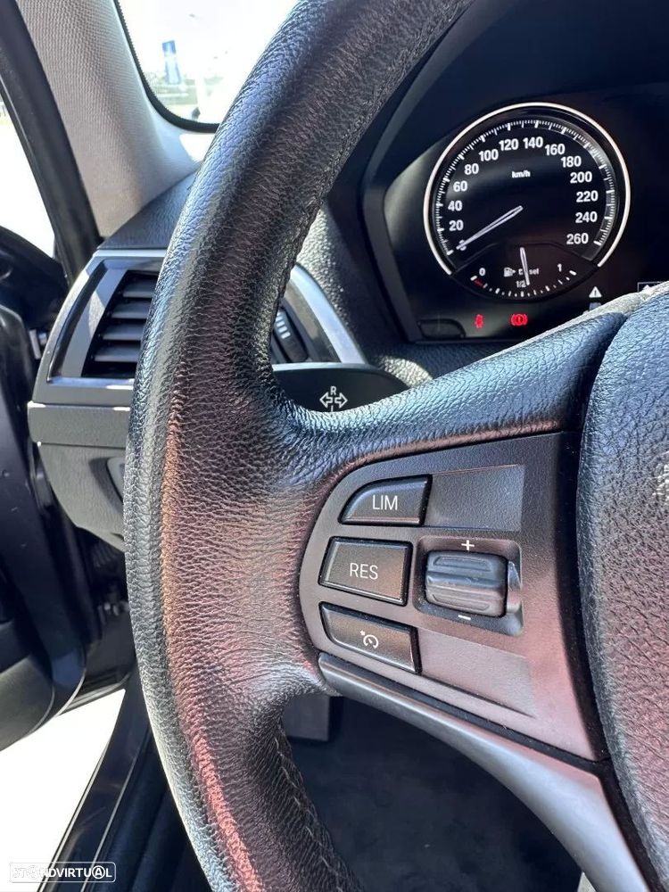 BMW 116 d Sport Line - 30