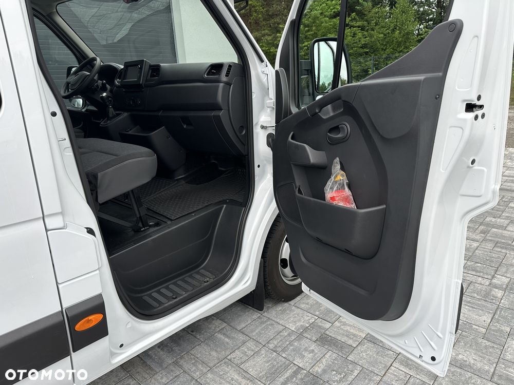 Iveco L4H2 Brygadowy 7 osób / Najbogatsza wersja wyposażenia / Koła bliźniacze / DMC 3500kg / Hak 3500kg / Niski przebieg / Salon PL / Stan jak nowy / Ładowność 904kg / FV23% - 26