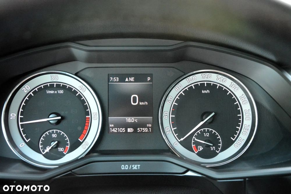 Skoda Superb 2.0 TDI SCR L&K DSG - 22