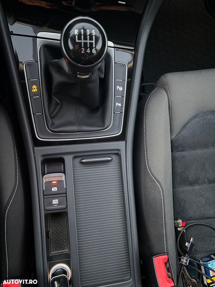 Volkswagen Golf - 8