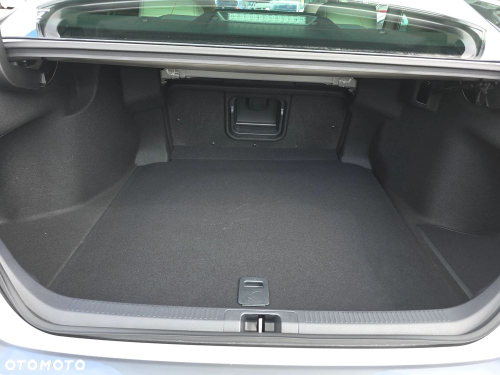Toyota Camry 2.5 Hybrid Dynamic Force Executive e-CVT - 26