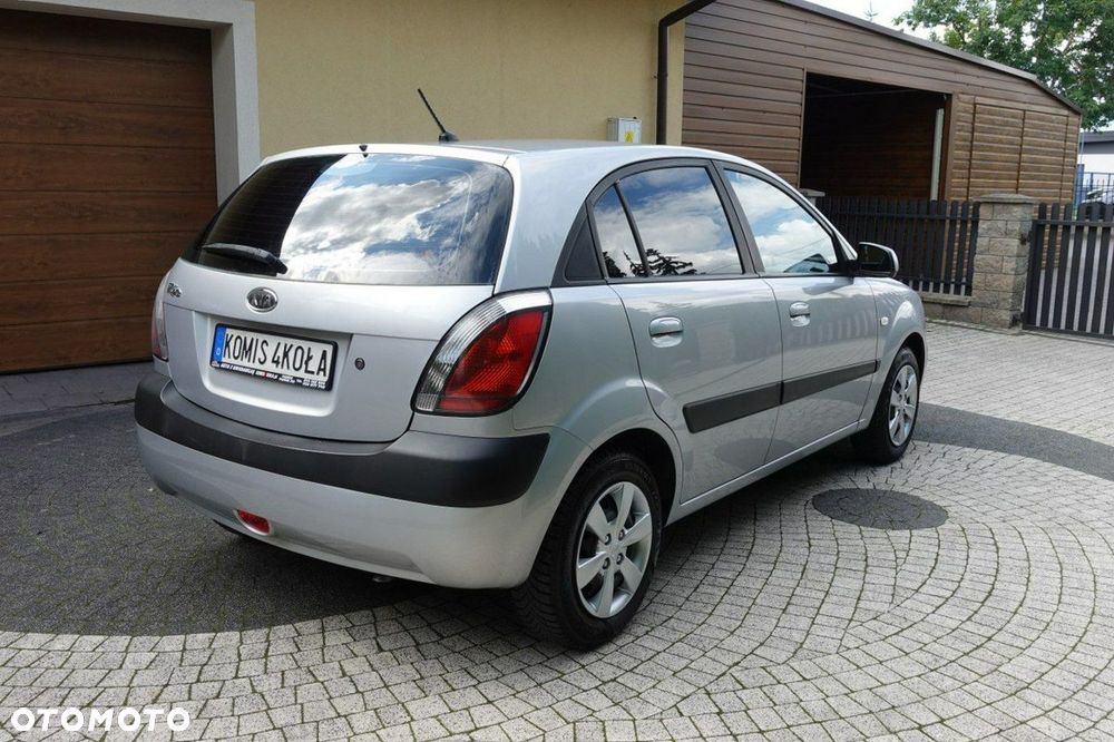 Kia Rio - 3