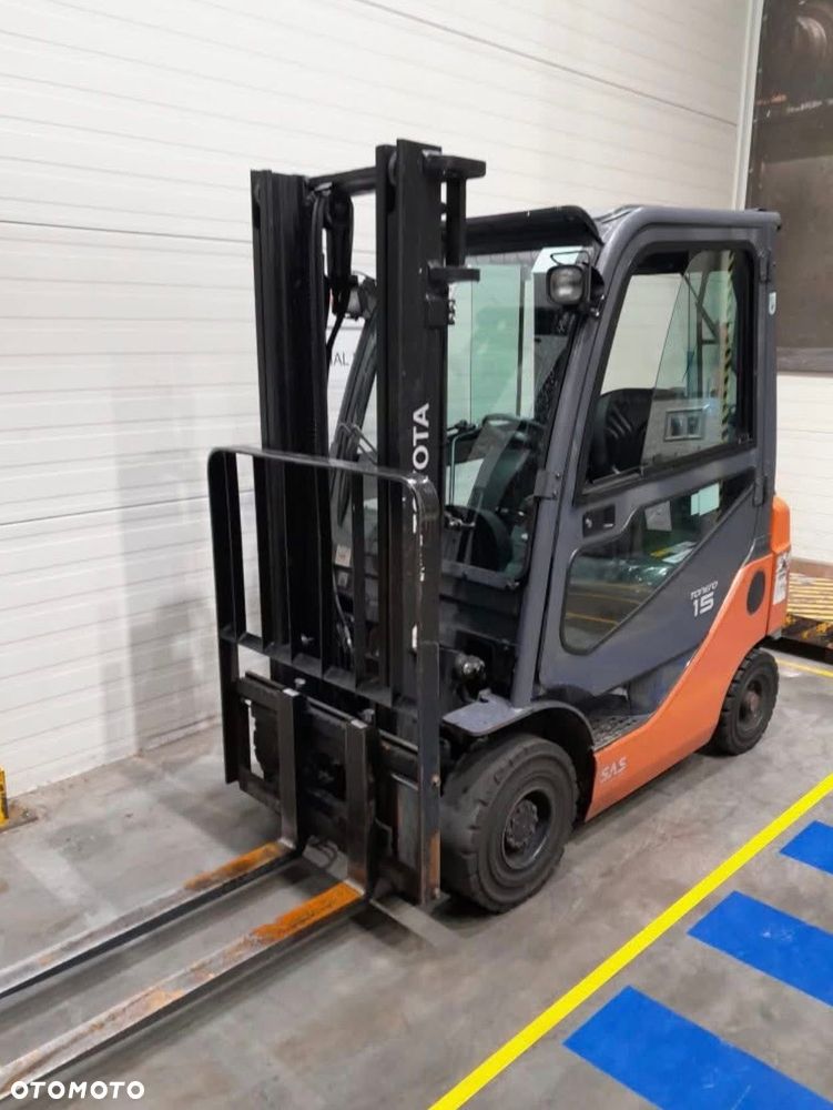 Toyota bezpośrednio od DEALERA TOYOTA wózek widłowy 8FGF18 Kabina stan oryginalny - 1