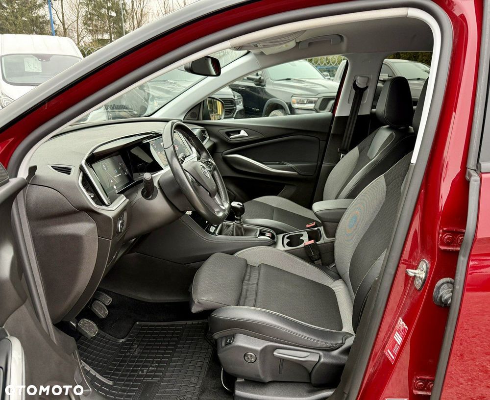 Opel Grandland 1.2 T GS Line S&S - 9