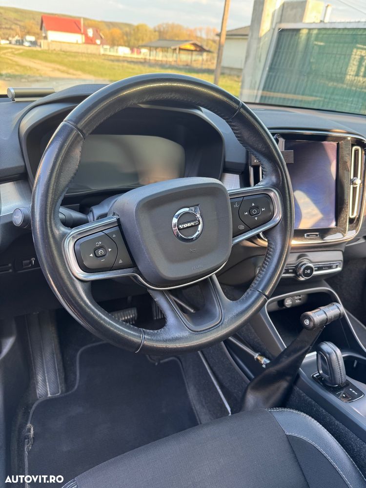 Volvo XC 40 D3 AWD Momentum Pro - 31