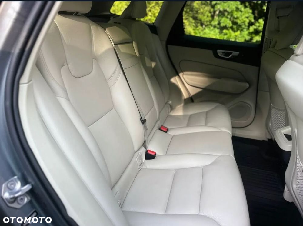 Volvo XC 60 T5 AWD Geartronic Momentum Pro - 12