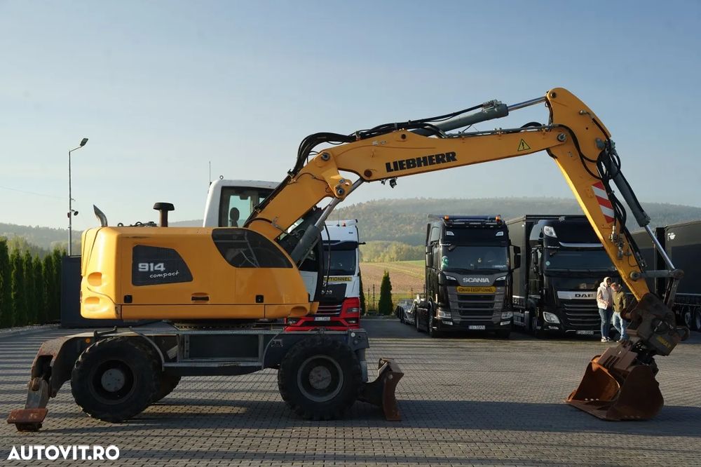 Liebherr 914 COMPACT / EXCAVATOR PE PNEURI / 13.464 ORE DE FUNCȚIONARE / CUPLAJ RAPID HIDRAULIC / CUPĂ HIDRAULICĂ PENTRU NIVELARE / - 6