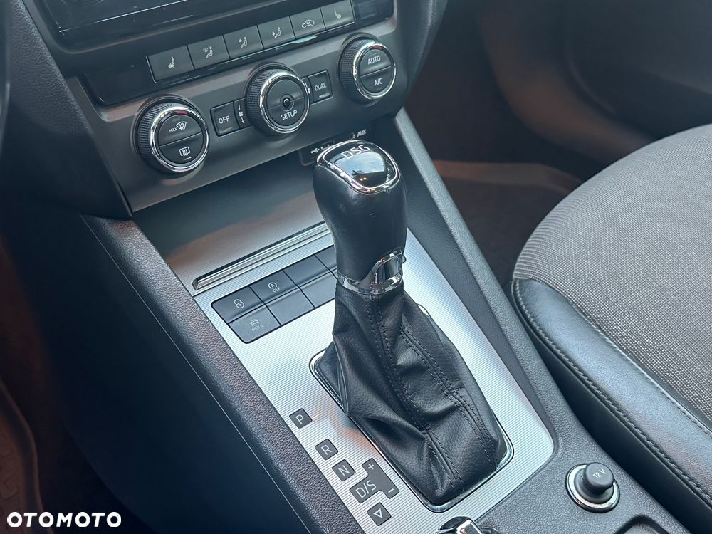 Skoda Octavia 2.0 TDI Elegance DSG - 20