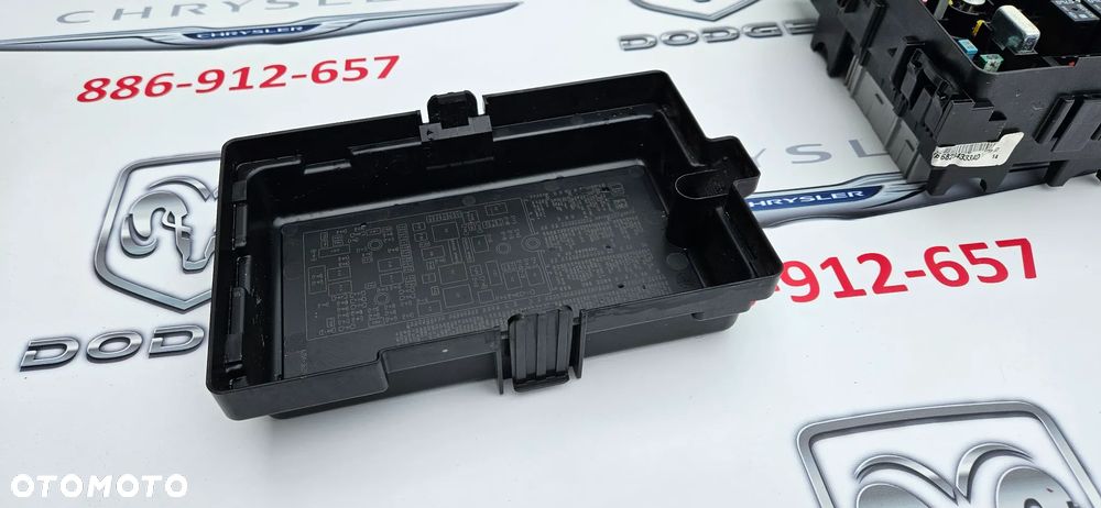 Chrysler Pacifica 2016- 3.6 V6 Kompletna skrzynka bezpieczników Bezpieczniki Puszka P68234333AD 68234333AD - 4