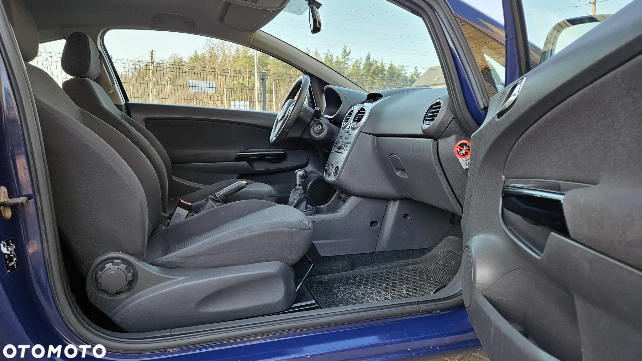 Opel Corsa 1.2 16V Essentia - 28
