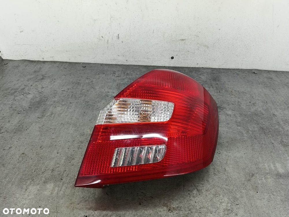 LAMPA TYLNA PRAWA  FABIA II 5J6945096 5J6945112 VP7SWX-13404 VP7SWX-13A602 - 4