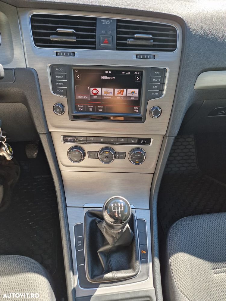 Volkswagen Golf 1.6 TDI DPF Trendline - 9