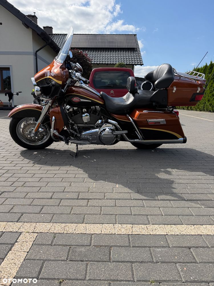 Harley-Davidson FLH Electra Glide - 14