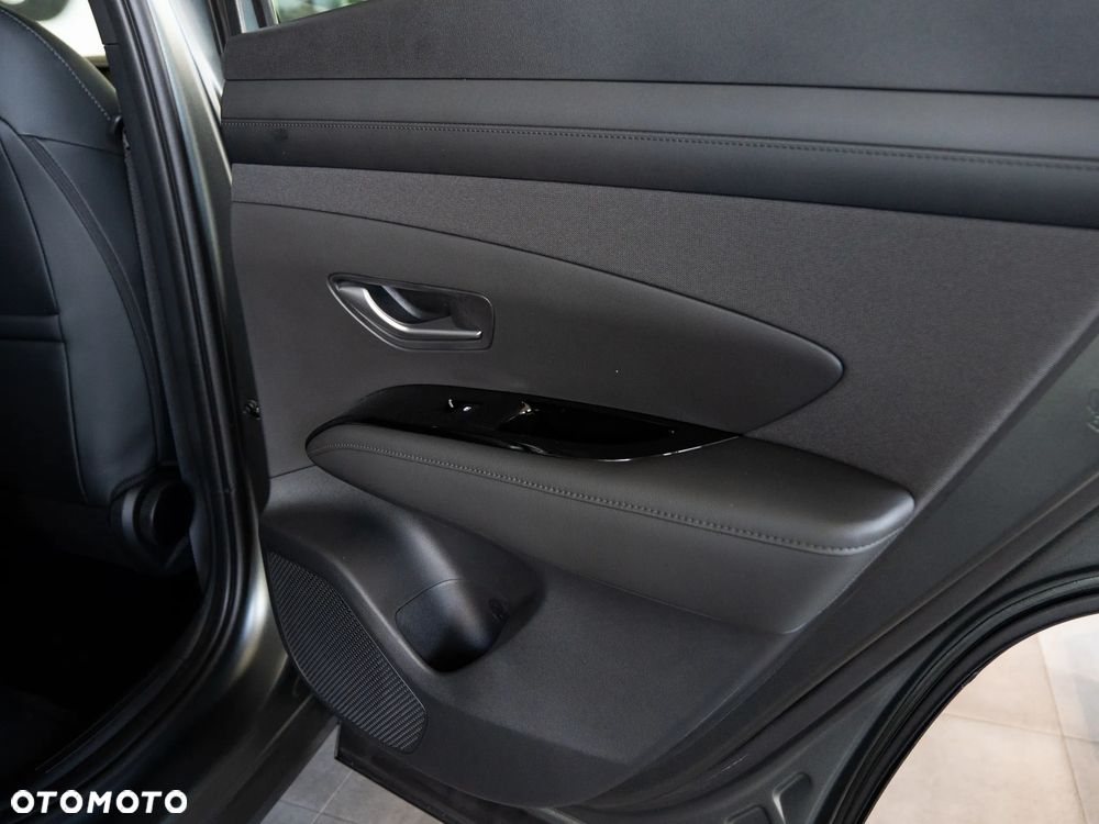 Hyundai Tucson 1.6 T-GDi HEV Smart Black 2WD - 35