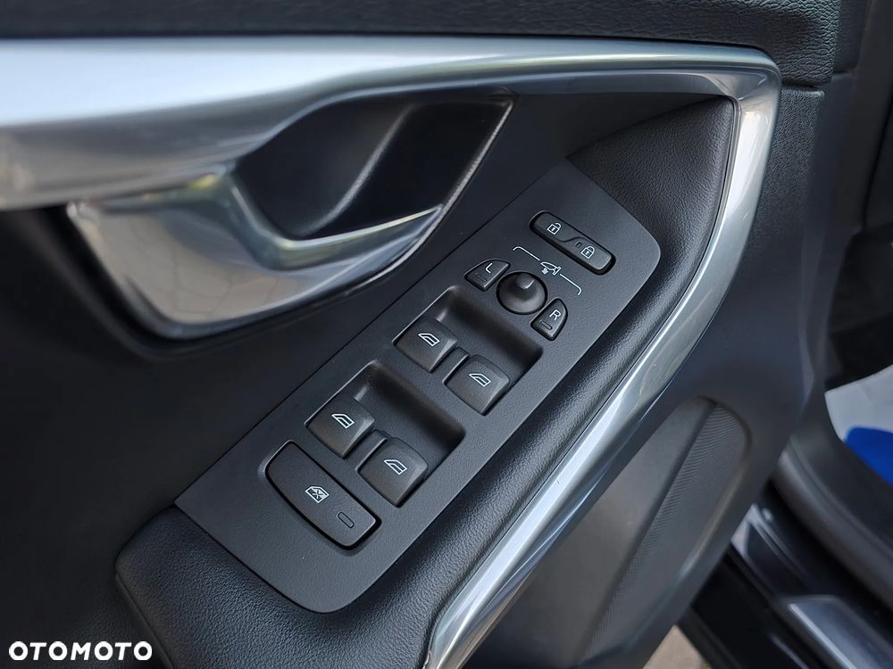 Volvo V40 D2 RDesign - 29
