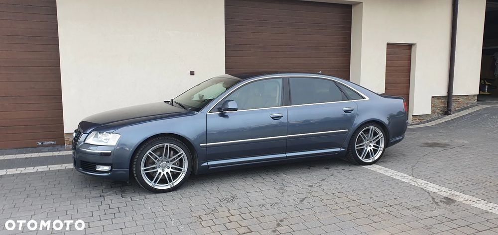 Audi A8 - 1