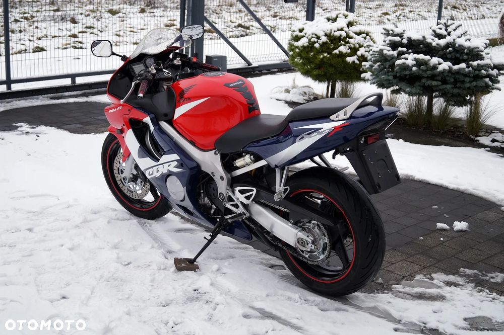 Honda CBR - 9