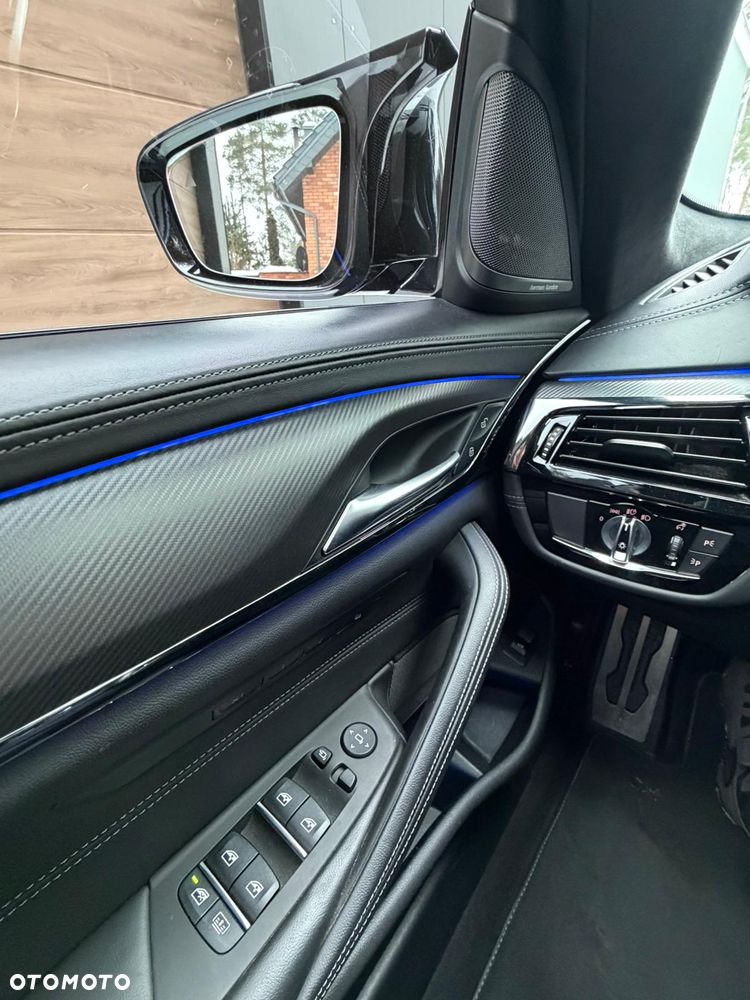 BMW M5 Competition - 8