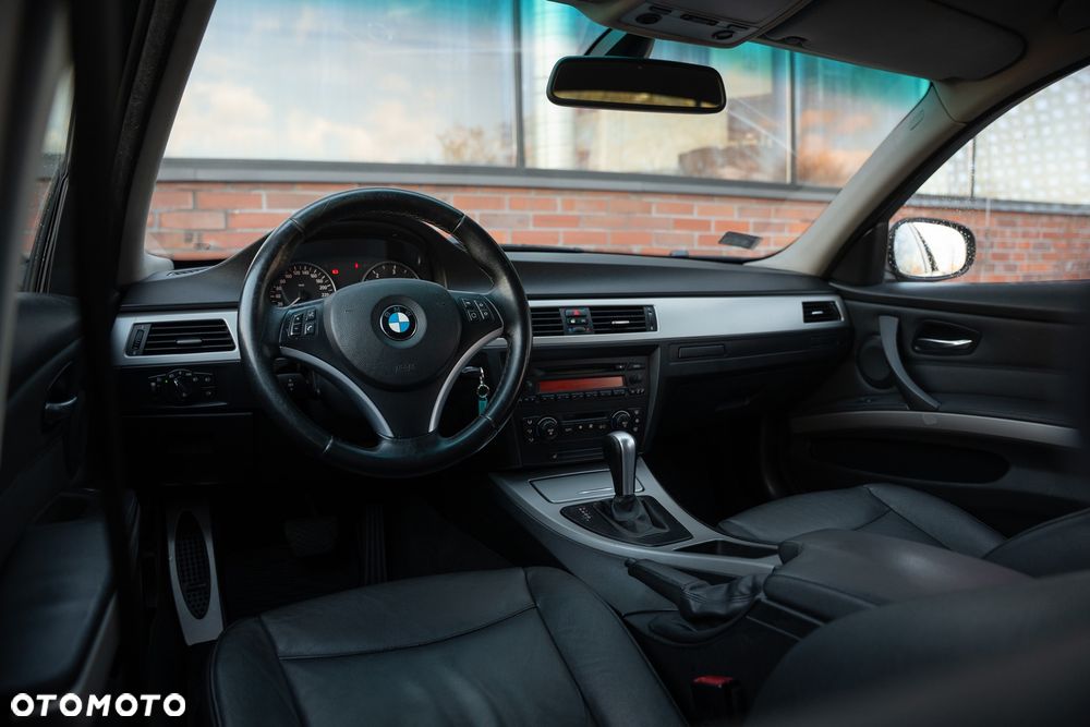 BMW Seria 3 320d DPF Edition Exclusive - 27