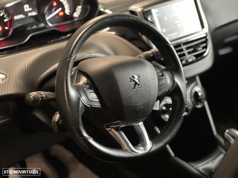 Peugeot 208 1.2 PureTech Signature - 10