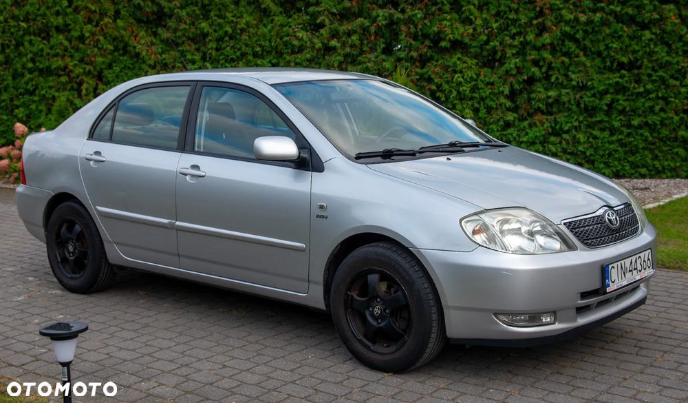 Toyota Corolla - 4