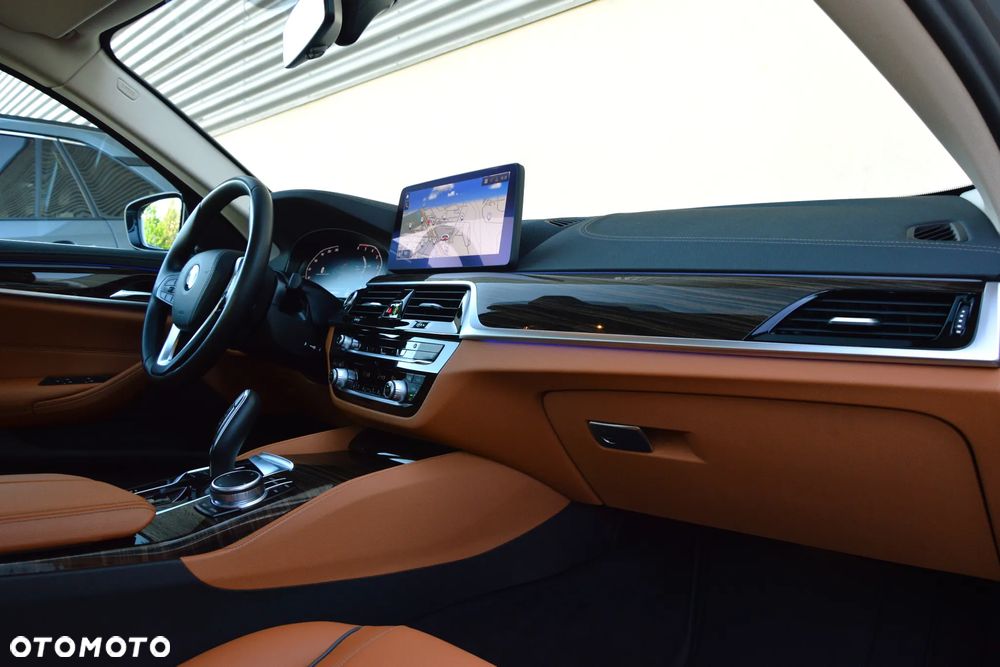BMW Seria 5 540d xDrive mHEV Luxury Line sport - 16