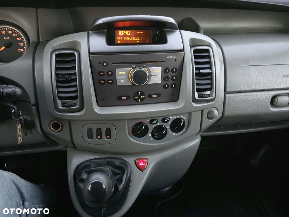 Opel Vivaro - 19